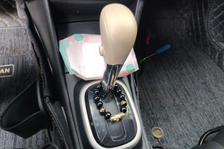 Used Nissan Sylphy 2019 Classic 1.6XE+ CVT Smart Connect Luxury Edition Gear Lever