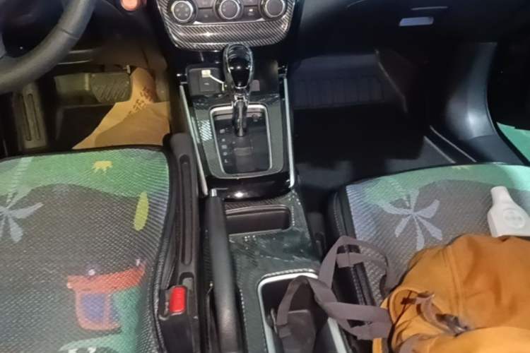 Used Nissan Sylphy 2019 1.6XV CVT Smart Connect Luxury Edition China VI Standard Gear Lever