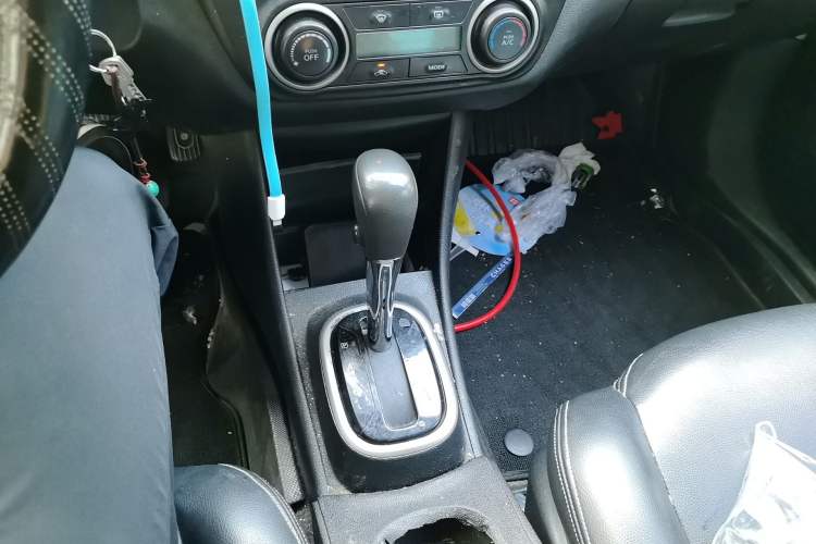 Used Nissan Sylphy 2019 Classic 1.6XE+ CVT Smart Connect Luxury Edition Gear Lever