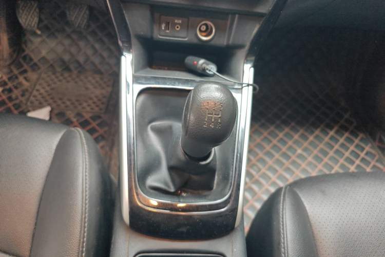 Used Nissan Sylphy 2019 Classic 1.6 XL Manual Luxury Edition Gear Lever