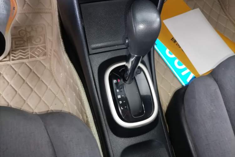Used Nissan Sylphy 2019 Classic 1.6XE+ CVT SmartConnect Leading Edition Gear Lever