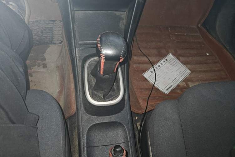 Used Nissan Sylphy 2019 Classic 1.6XE+ Manual SmartConnect Leading Edition Gear Lever