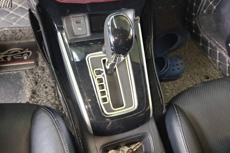 Used Nissan Sylphy 2019 1.6XV CVT Smart Connect Luxury Edition China VI Standard Gear Lever