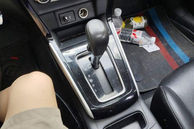 Used Nissan Sylphy 2019 Classic 1.6XL CVT Luxury Edition Gear Lever