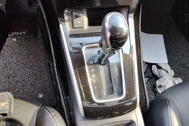 Used Nissan Sylphy 2019 1.6XV CVT Smart Connect Luxury Edition China VI Standard Gear Lever