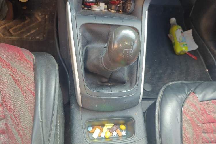 Used Nissan Sylphy 2019 Classic 1.6XE Manual Comfort Edition Gear Lever