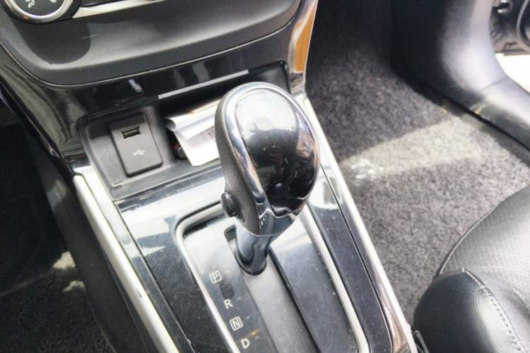 Used Nissan Sylphy 2019 1.6XV CVT Smart Connect Luxury Edition China V Standard Gear Lever
