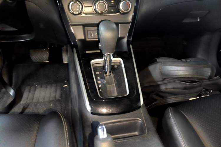 Used Nissan Sylphy 2019 Classic 1.6XL CVT Luxury Edition Gear Lever