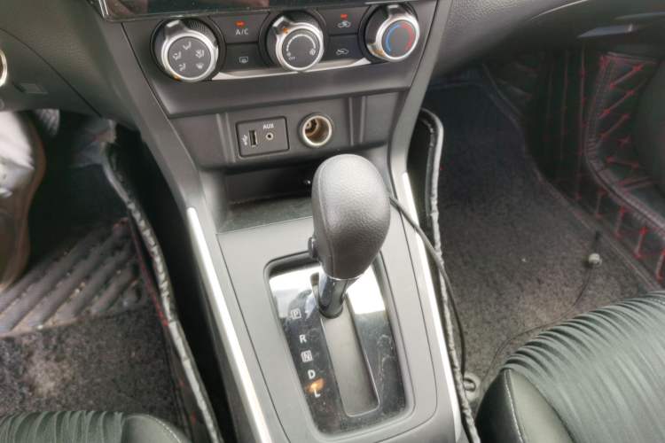 Used Nissan Sylphy 2019 Classic 1.6XE CVT Comfort Edition Gear Lever