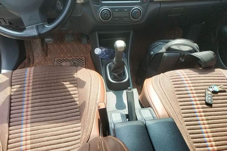 Used Nissan Sylphy 2019 Classic 1.6XE+ Manual SmartConnect Leading Edition Gear Lever