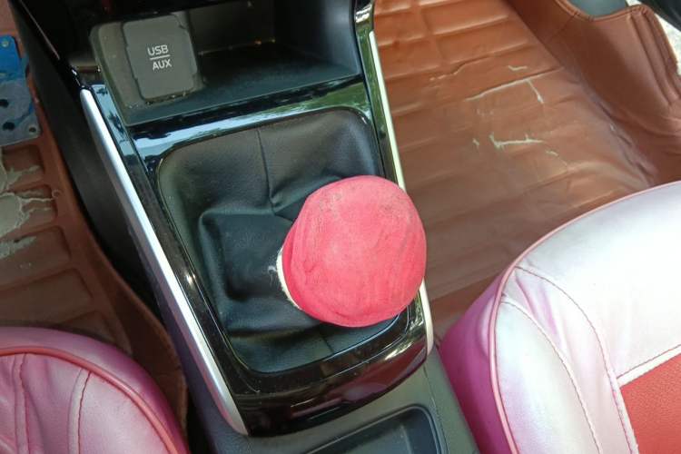 Used Nissan Sylphy 2019 1.6XL Manual Luxury Edition China V Standard Gear Lever