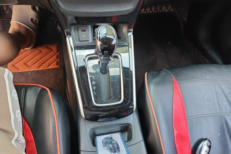 Used Nissan Sylphy 2019 1.6XV CVT Smart Connect Luxury Edition China VI Standard Gear Lever