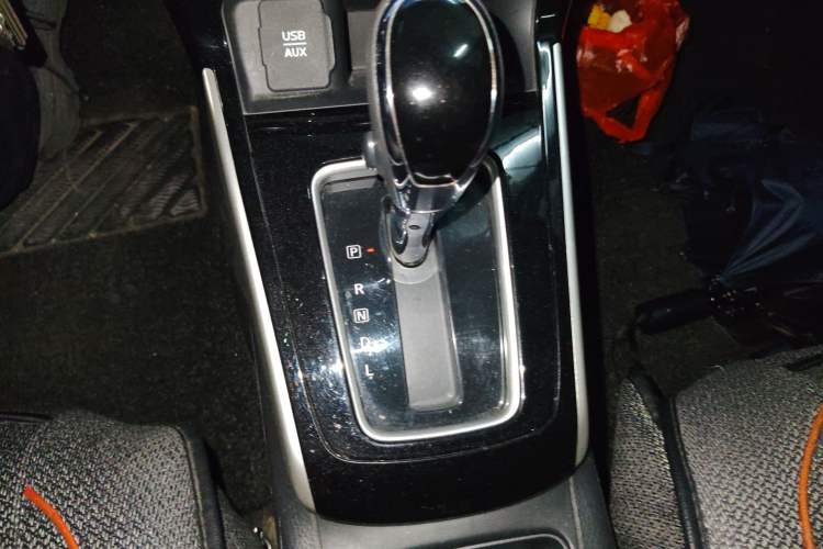 Used Nissan Sylphy 2019 1.6XV CVT Smart Connect Luxury Edition China VI Standard Gear Lever