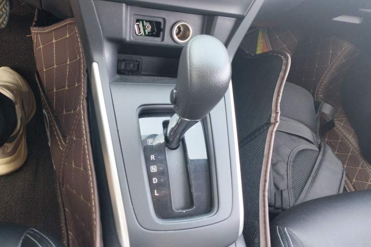Used Nissan Sylphy 2019 Classic 1.6XE CVT Comfort Edition Gear Lever