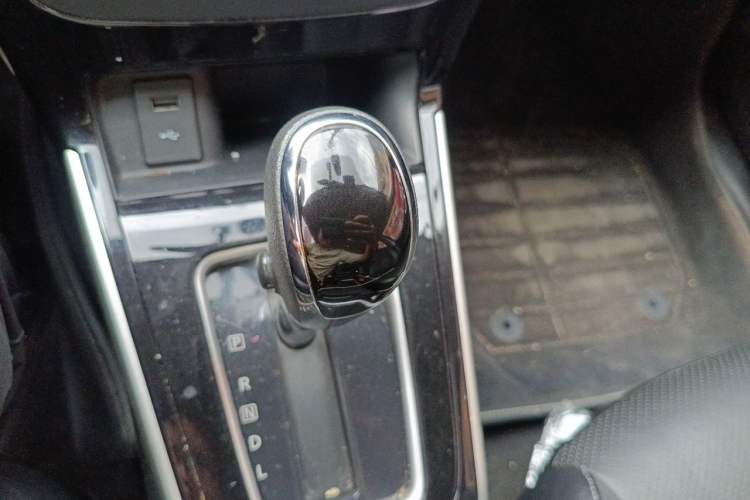 Used Nissan Sylphy 2019 1.6XV CVT Smart Connect Luxury Edition China VI Standard Gear Lever