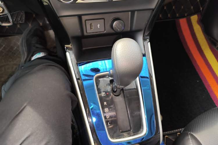 Used Nissan Sylphy 2019 Classic 1.6XL CVT Luxury Edition Gear Lever