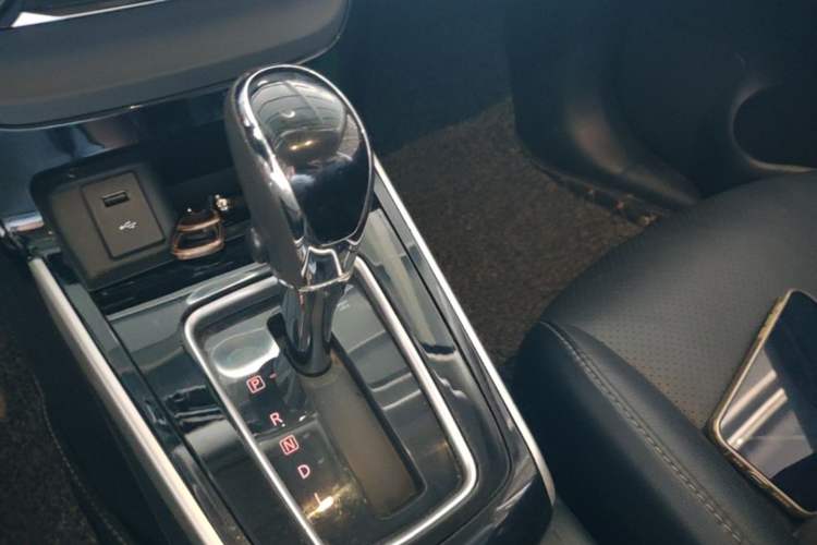 Used Nissan Sylphy 2019 1.6XV CVT Smart Connect Luxury Edition China VI Standard Gear Lever