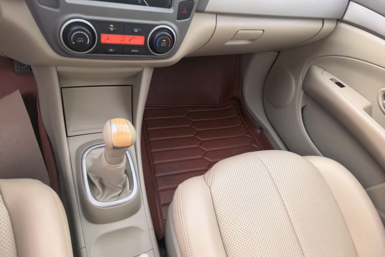 Used Nissan Sylphy 2019 Classic 1.6XE+ Manual Smart Connect Luxury Edition Gear Lever