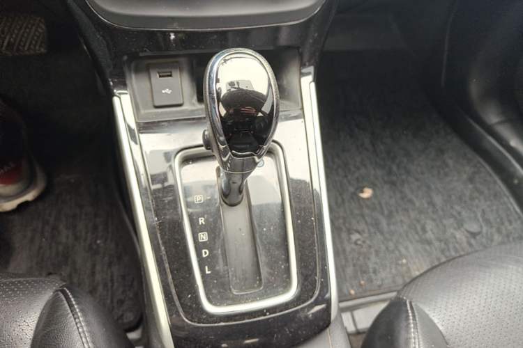 Used Nissan Sylphy 2019 1.6XV CVT Smart Connect Luxury Edition China VI Standard Gear Lever