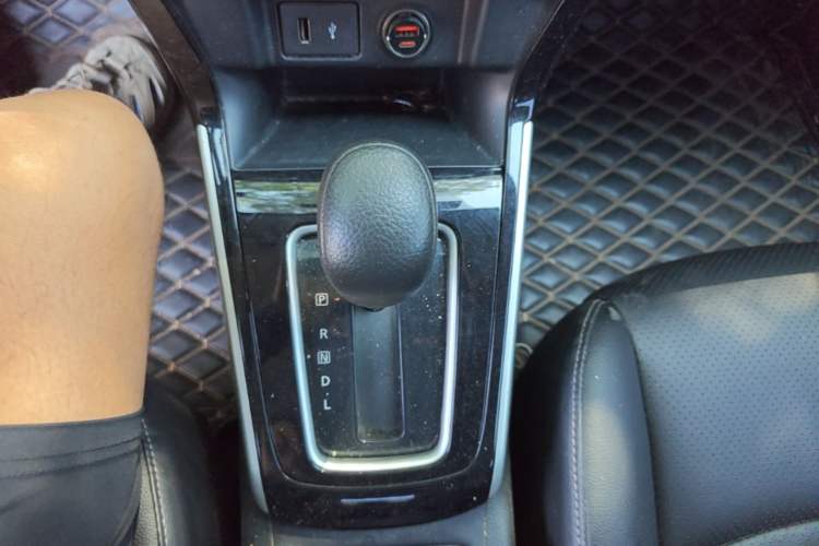 Used Nissan Sylphy 2019 Classic 1.6XL CVT Luxury Edition Gear Lever