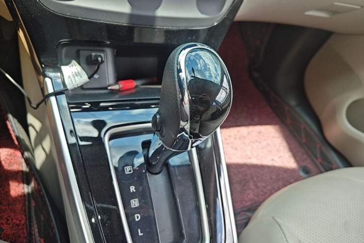 Used Nissan Sylphy 2019 1.6XV CVT Smart Connect Luxury Edition China VI Standard Gear Lever