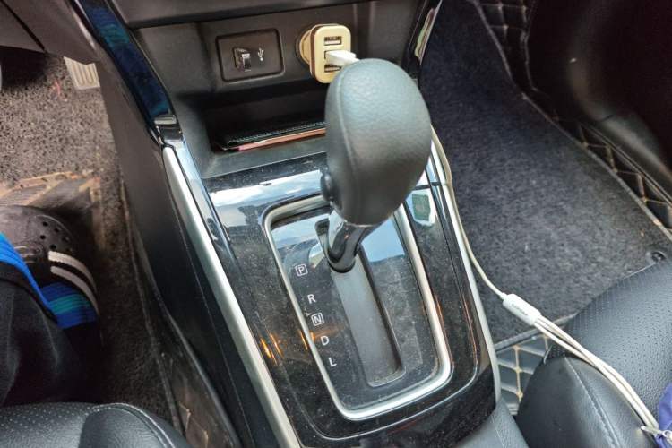 Used Nissan Sylphy 2019 Classic 1.6XL CVT Luxury Edition Gear Lever