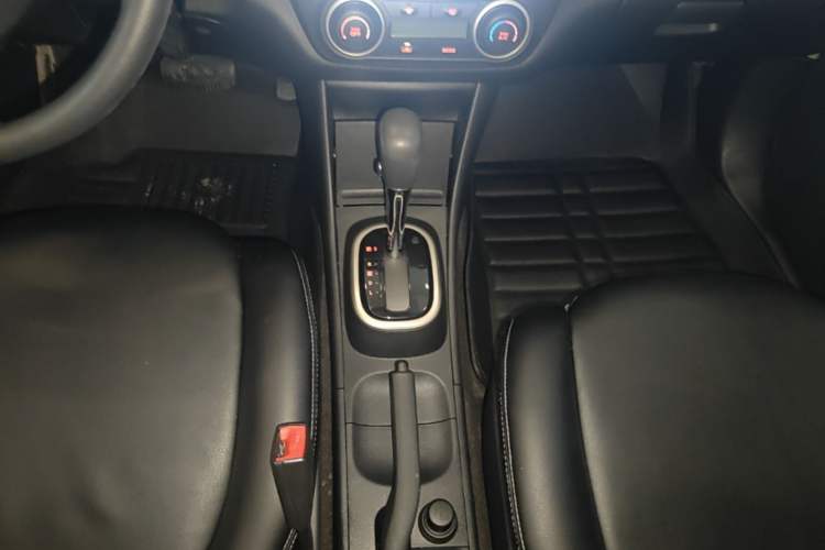 Used Nissan Sylphy 2019 Classic 1.6XE+ CVT SmartConnect Leading Edition Gear Lever
