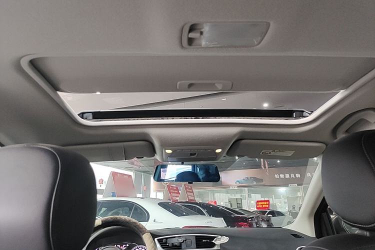 Used Nissan Sylphy 2019 1.6XV CVT Smart Connect Luxury Edition China VI Standard Headliner