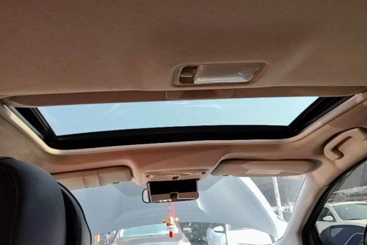 Used Nissan Sylphy 2019 1.6XV CVT Smart Connect Luxury Edition China VI Standard Headliner