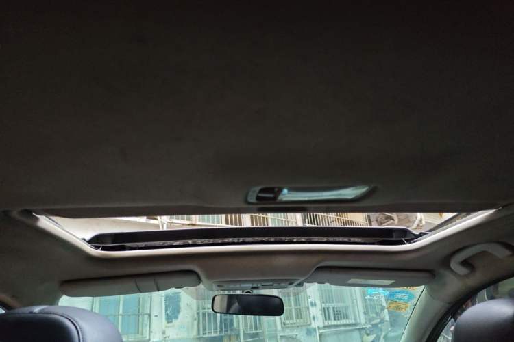 Used Nissan Sylphy 2019 1.6XV CVT Smart Connect Luxury Edition China VI Standard Headliner