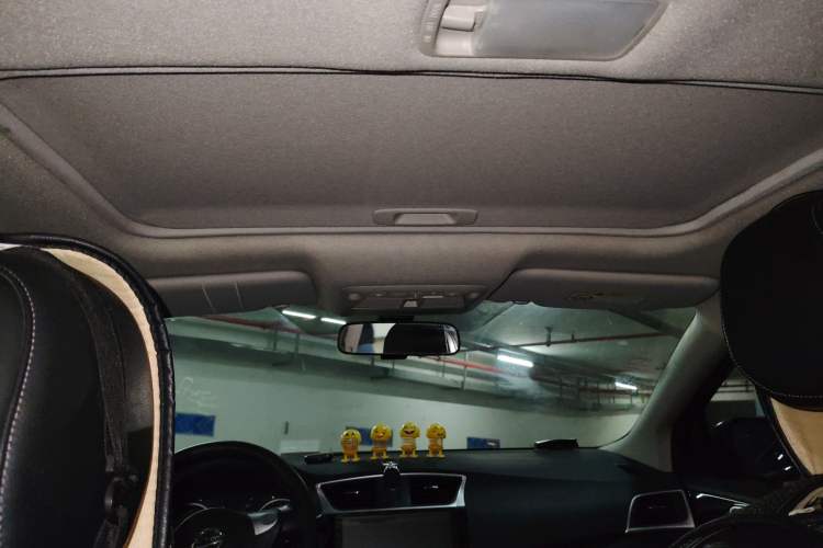Used Nissan Sylphy 2019 1.6XV CVT Smart Connect Luxury Edition China VI Standard Headliner