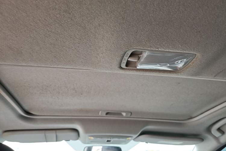 Used Nissan Sylphy 2019 1.6XV CVT Smart Connect Luxury Edition China VI Standard Headliner