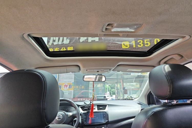 Used Nissan Sylphy 2019 1.6XV CVT Smart Connect Luxury Edition China VI Standard Headliner