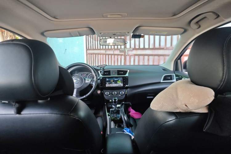 Used Nissan Sylphy 2019 1.6XV CVT Smart Connect Luxury Edition China VI Standard Headliner