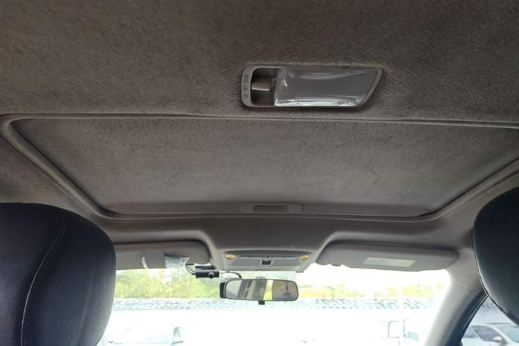 Used Nissan Sylphy 2019 1.6XV CVT Smart Connect Luxury Edition China VI Standard Headliner