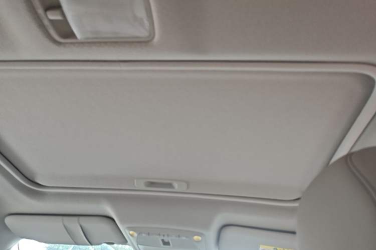 Used Nissan Sylphy 2019 1.6XV CVT Smart Connect Luxury Edition China VI Standard Headliner
