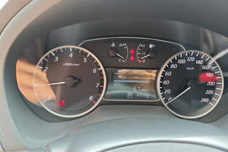 Used Nissan Sylphy 2019 1.6XV CVT Smart Connect Luxury Edition China V Standard Instrument Cluster