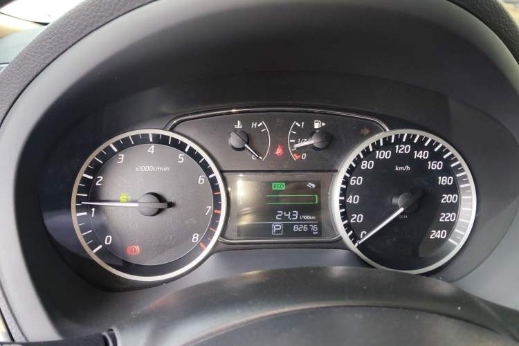 Used Nissan Sylphy 2019 1.6XV CVT Smart Connect Luxury Edition China VI Standard Instrument Cluster