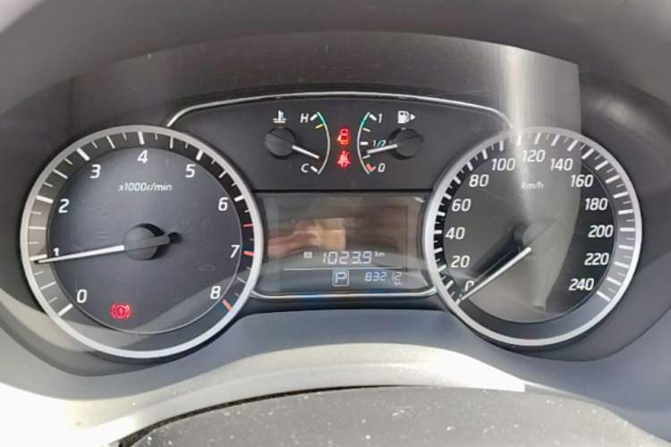 Used Nissan Sylphy 2019 1.6XV CVT Smart Connect Luxury Edition China VI Standard Instrument Cluster