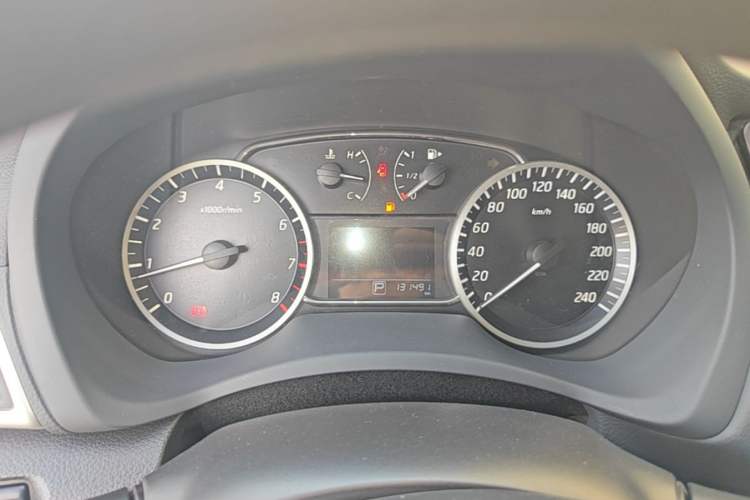 Used Nissan Sylphy 2019 1.6XV CVT Smart Connect Luxury Edition China VI Standard Instrument Cluster
