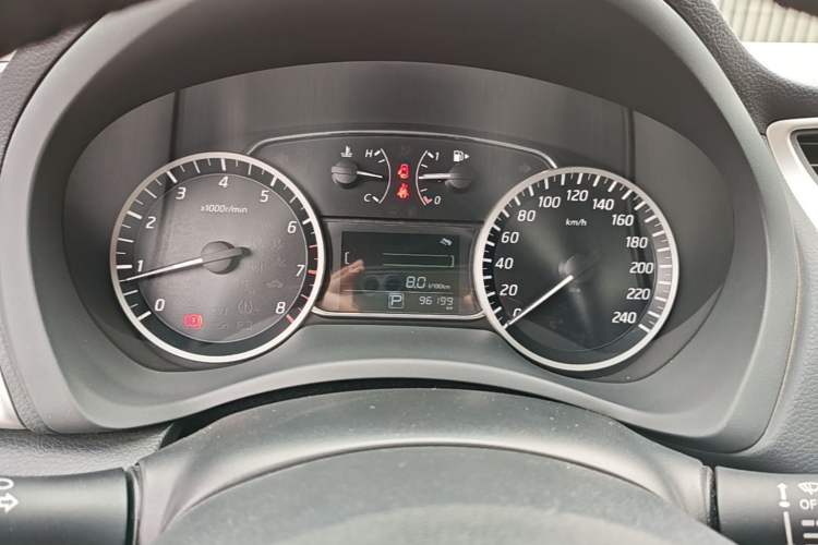 Used Nissan Sylphy 2019 1.6XV CVT Smart Connect Luxury Edition China VI Standard Instrument Cluster