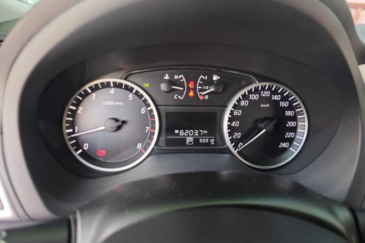 Used Nissan Sylphy 2019 1.6XV CVT Smart Connect Luxury Edition China VI Standard Instrument Cluster