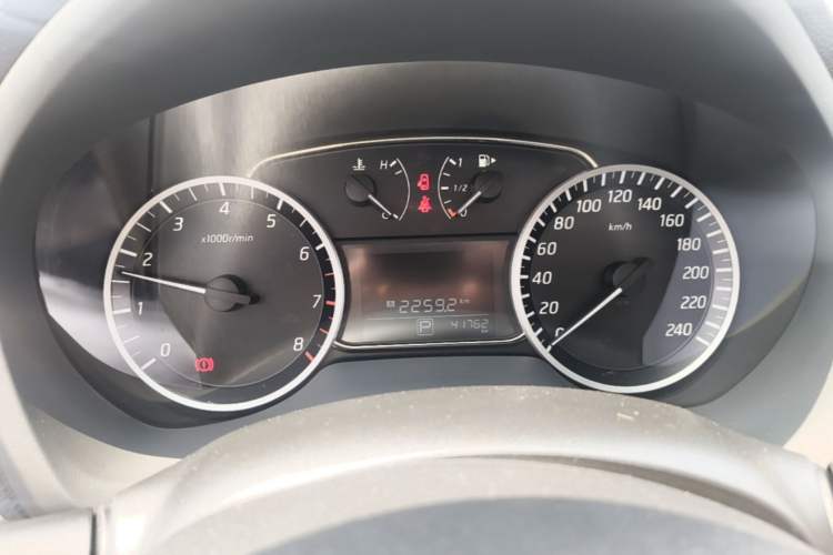 Used Nissan Sylphy 2019 1.6XV CVT Smart Connect Luxury Edition China VI Standard Instrument Cluster