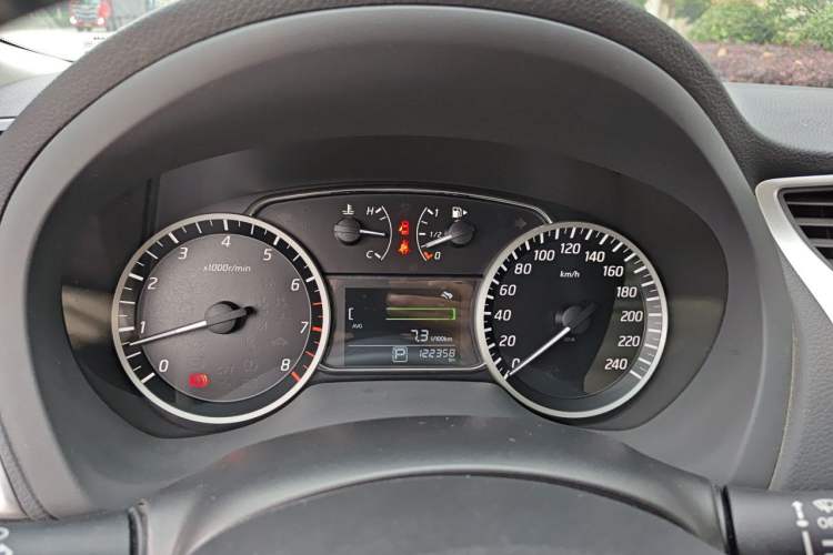 Used Nissan Sylphy 2019 1.6XV CVT Smart Connect Luxury Edition China VI Standard Instrument Cluster