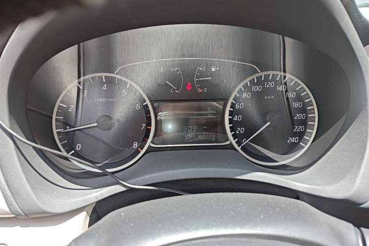 Used Nissan Sylphy 2019 1.6XV CVT Smart Connect Luxury Edition China VI Standard Instrument Cluster