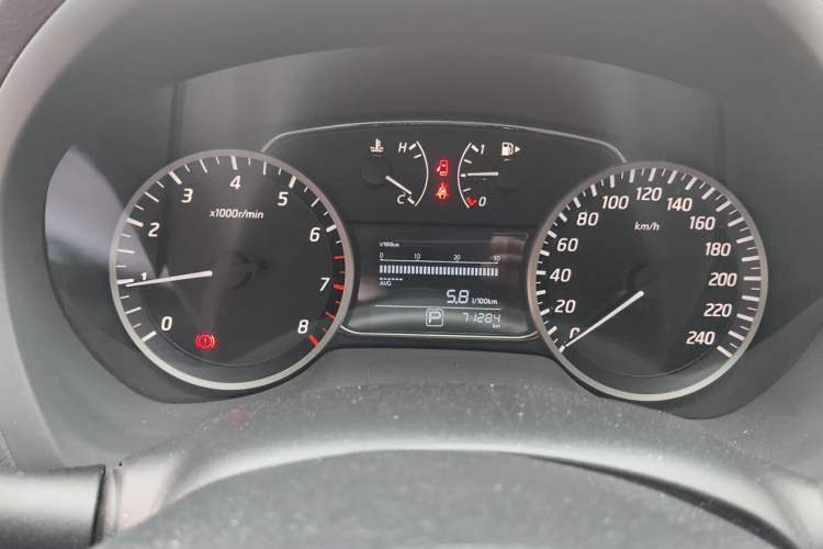 Used Nissan Sylphy 2019 1.6XV CVT Smart Connect Luxury Edition China VI Standard Instrument Cluster