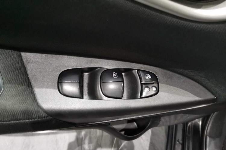 Used Nissan Sylphy 2019 Classic 1.6XE CVT Comfort Edition Interior 6
