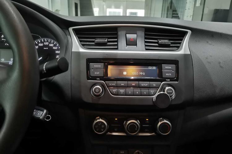 Used Nissan Sylphy 2019 Classic 1.6XE CVT Comfort Edition Interior 7
