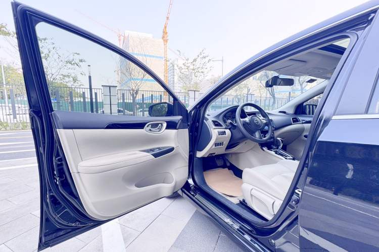 Used Nissan Sylphy 2019 1.6XV CVT Smart Connect Luxury Edition China VI Standard Interior 9