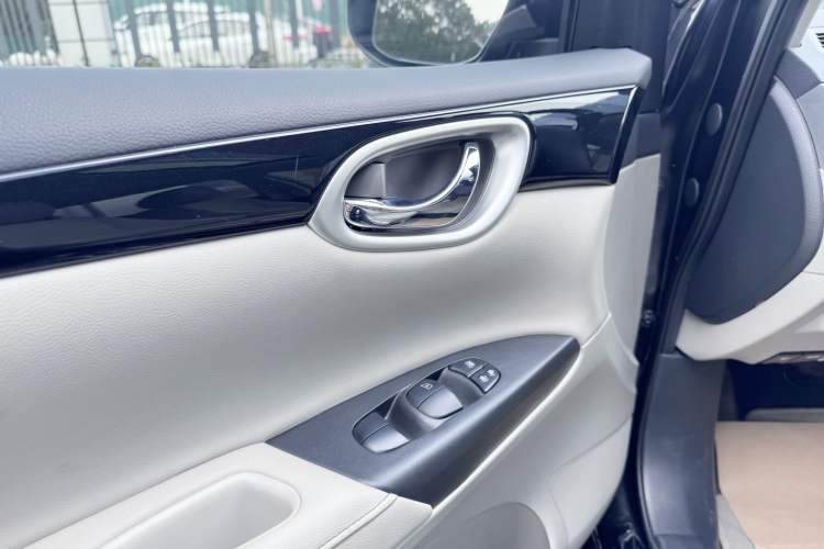 Used Nissan Sylphy 2019 1.6XV CVT Smart Connect Luxury Edition China VI Standard Interior 9